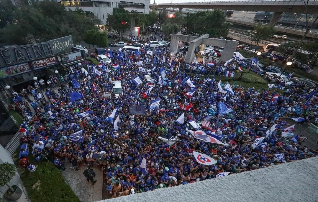 Cruz Azul va por el milagro que todo México quiere ver