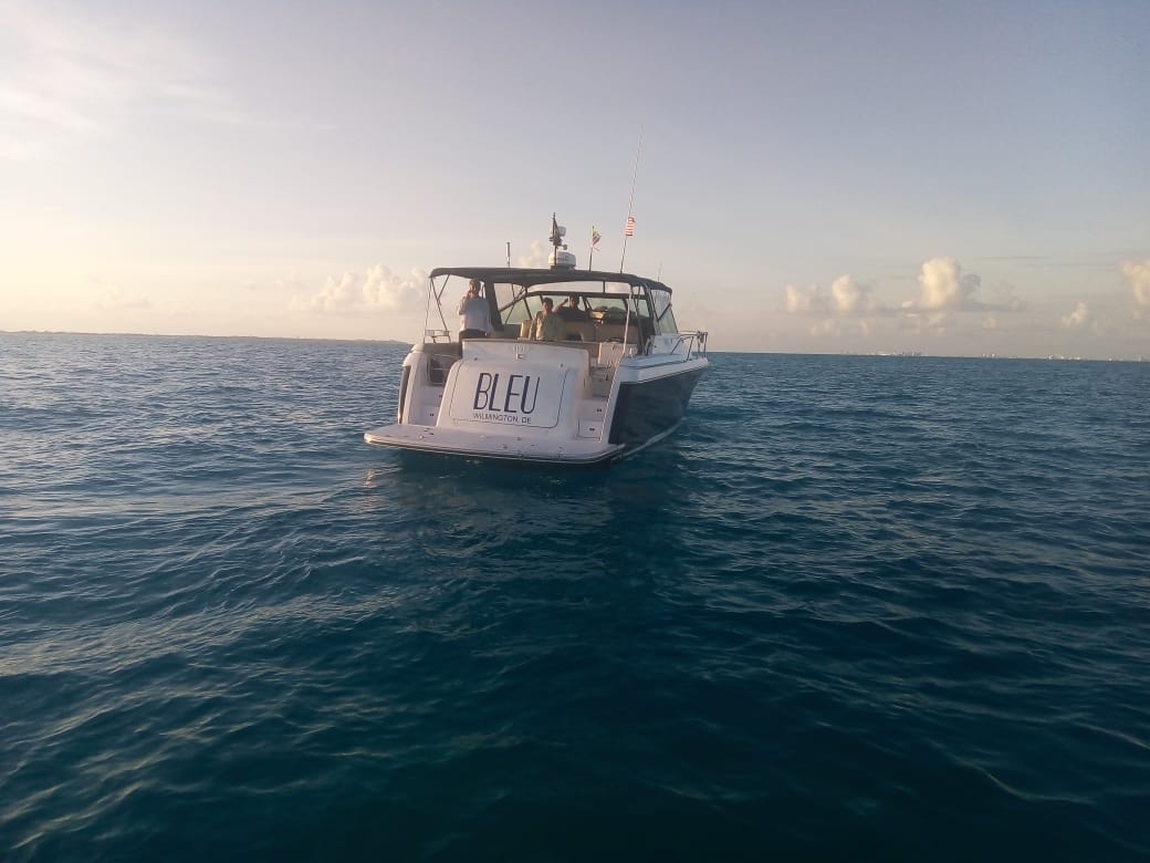 Rescatan Yate al Noreste de Isla Mujeres Rescatan Yate al Noreste de Isla Mujeres