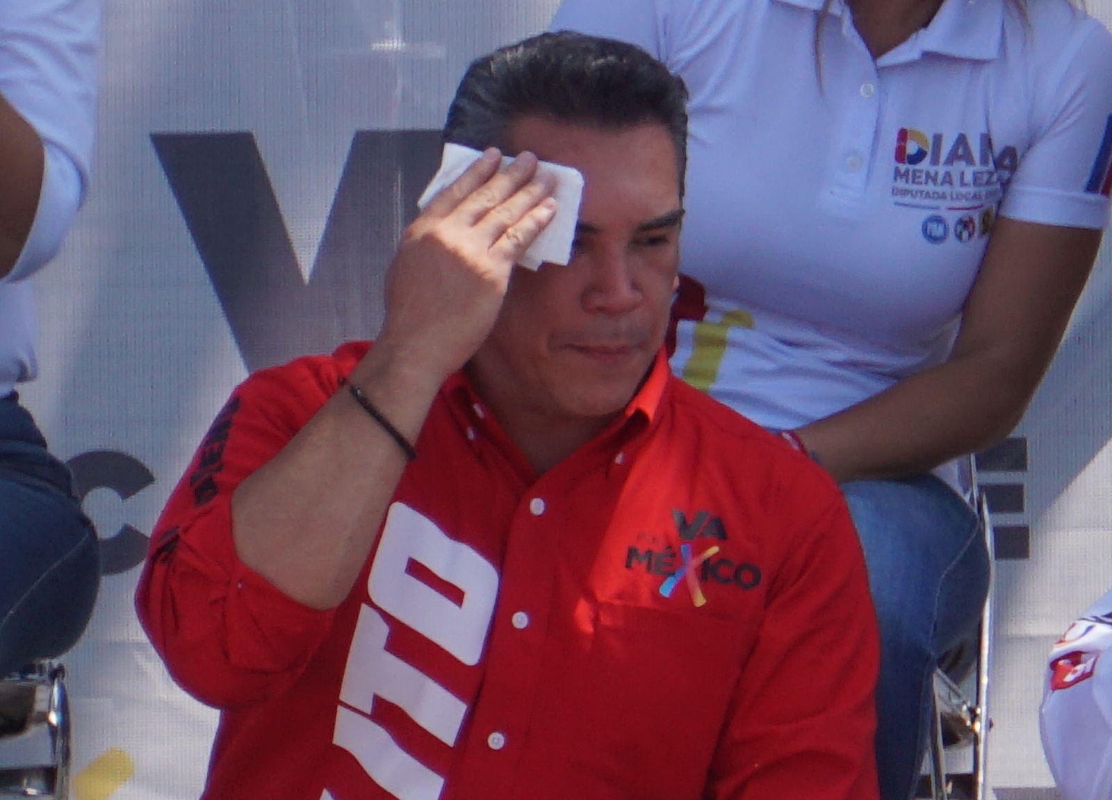 Alito Moreno calificó como show mediático el cateo a su casa en Campeche