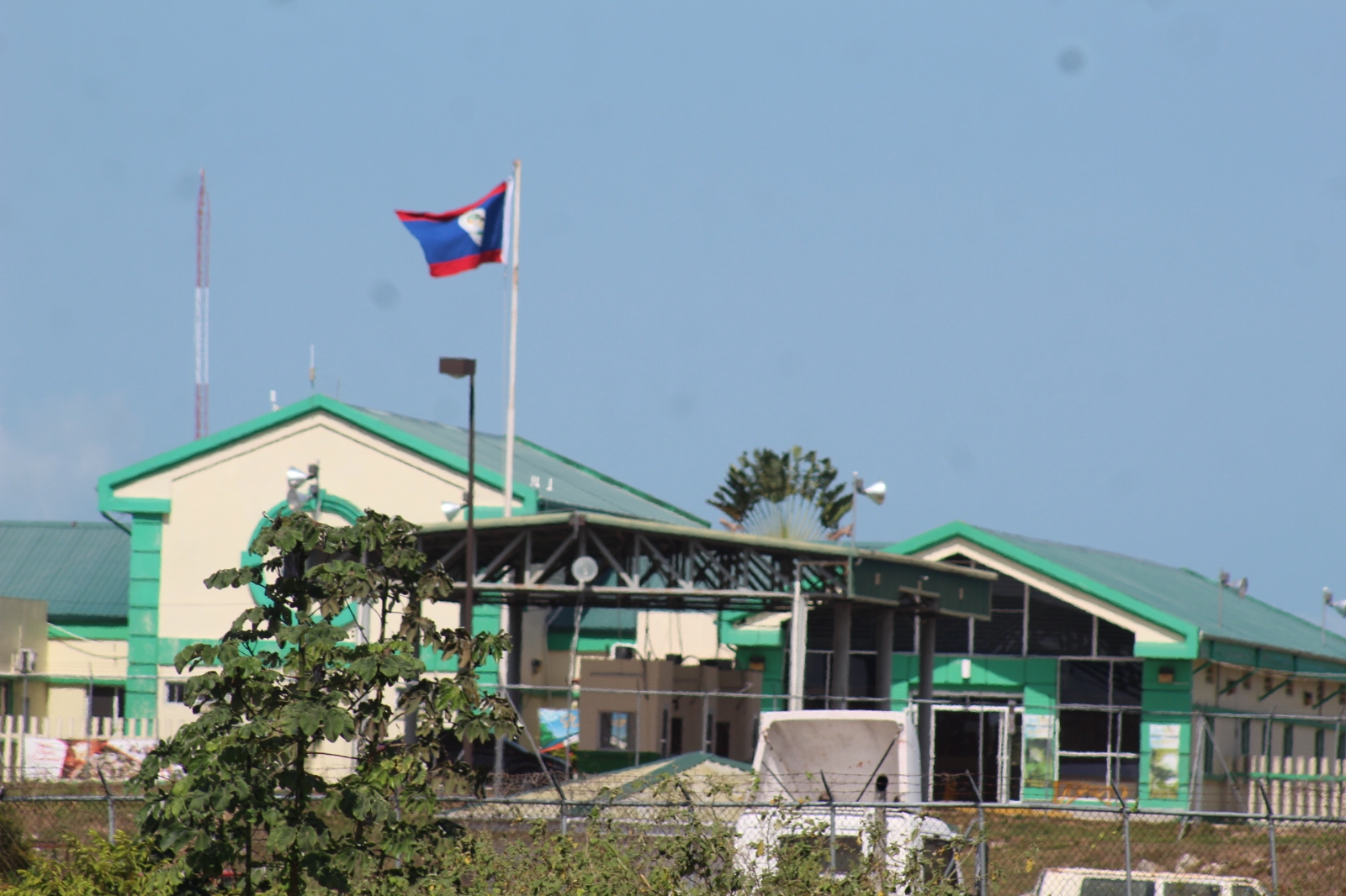 Reabren frontera México-Belice al turismo, tras cierre por COVID-19