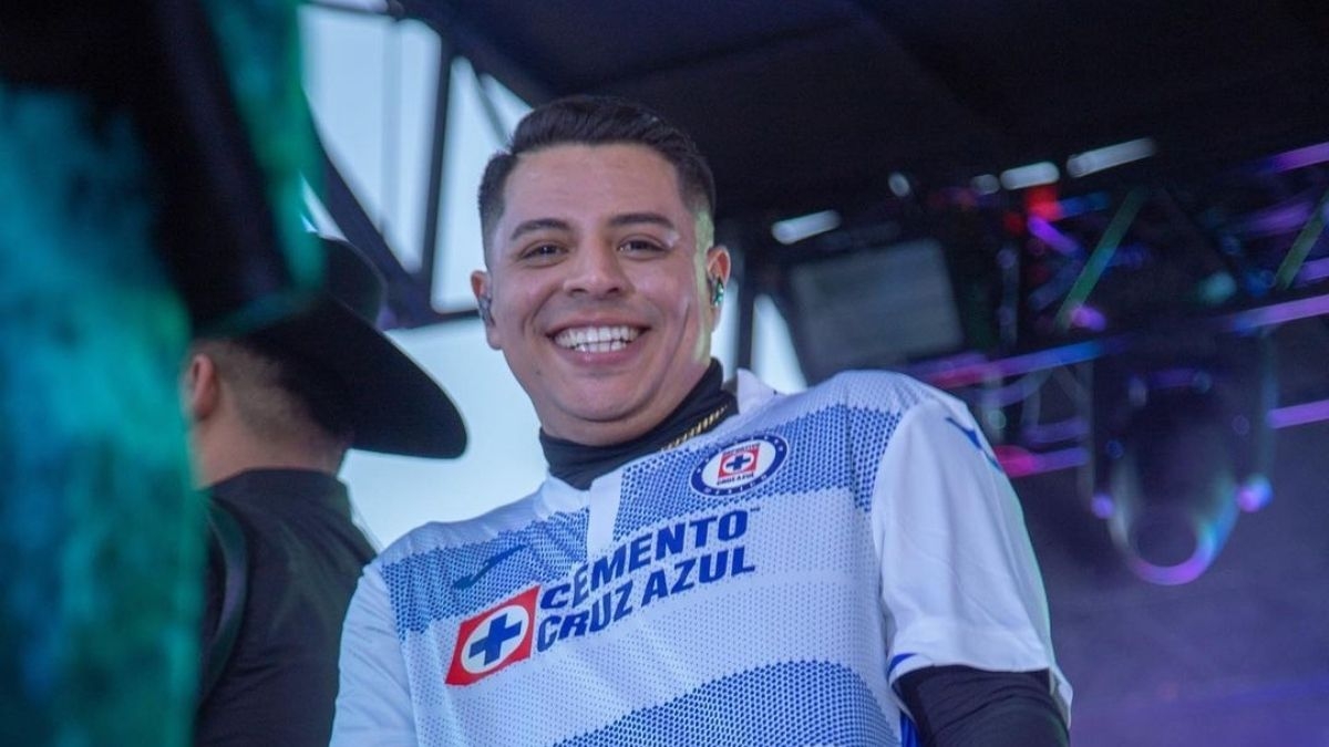 Eduin Caz, vocalista de Grupo Firme