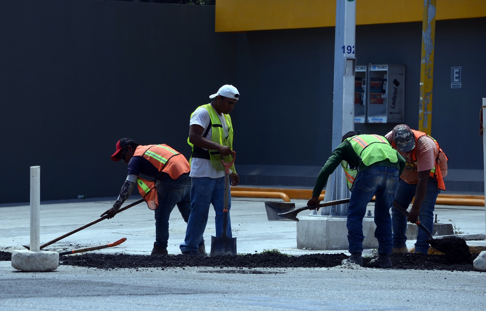 El bacheo es uno de los trabajos que se han olvidado