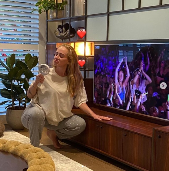 Desde enero, Adele no había publicado nada en sus rede sociales, sin embargo, este miércoles lució fresca, sin maquillaje y plena