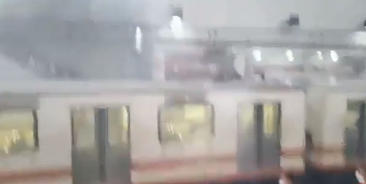 Metro Pantitlán registra falla; usuarios reportan presencia de humo