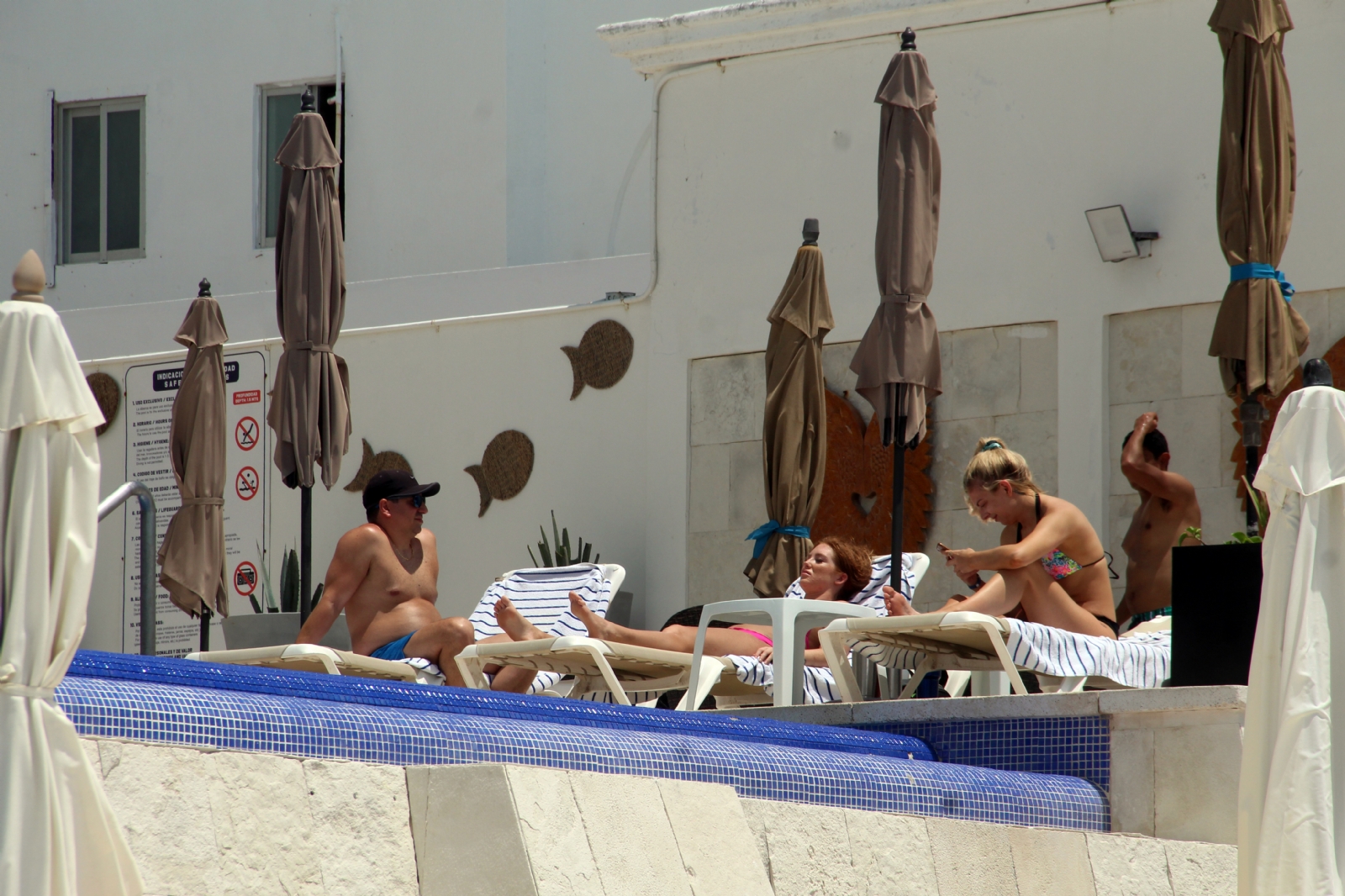 Hoteles desoyeron restricciones del COVID-19 Hoteles desoyeron restricciones del COVID-19