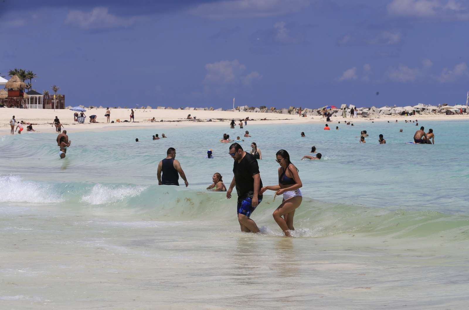 Los bañistas no respetan las medidas sanitarias en las playas Los bañistas no respetan las medidas sanitarias en las playas