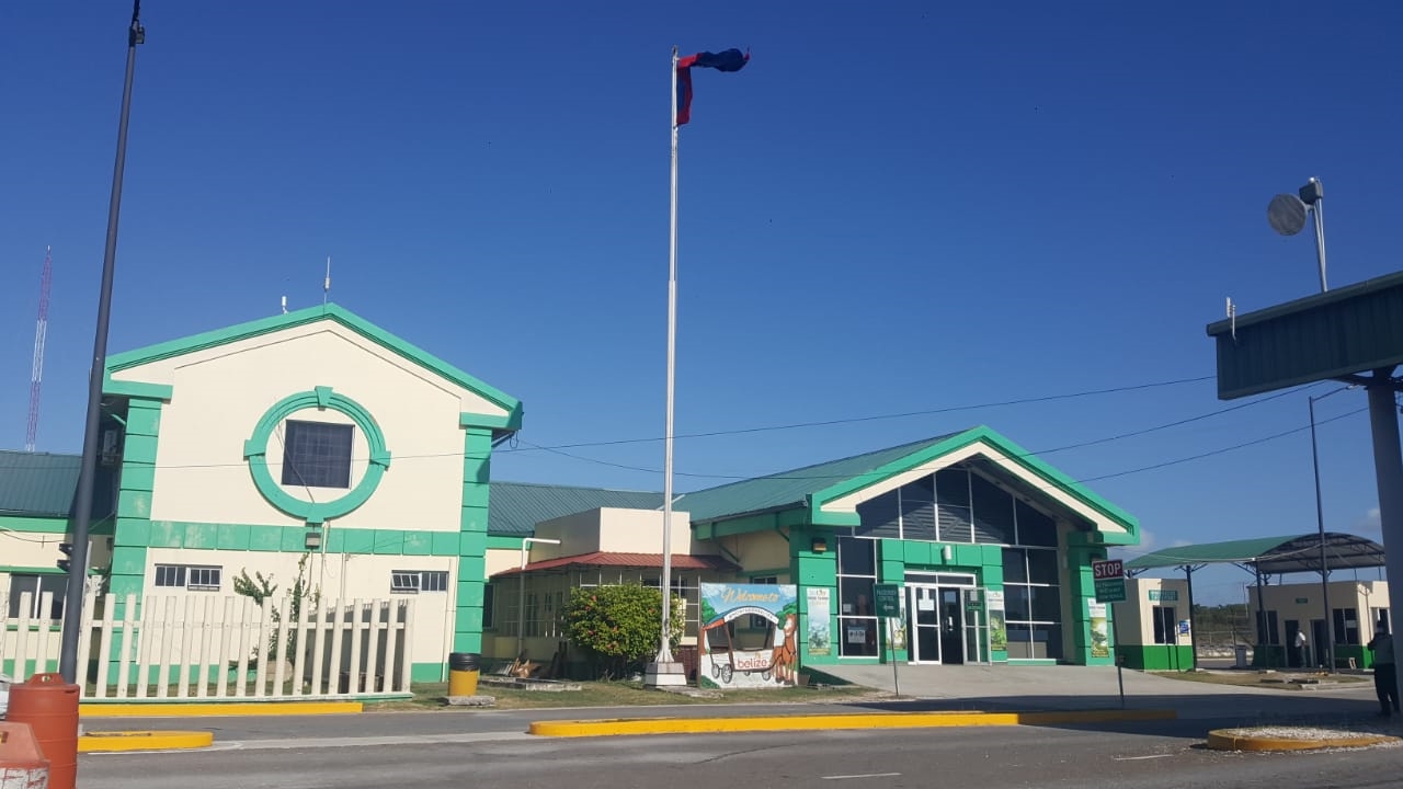 Belice endurece medidas sanitarias por reapertura de frontera con México