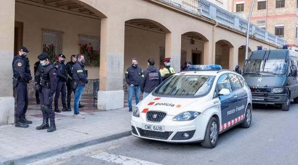 Mujer le corta el pene a su jefe mientras intentaba agredirla sexualmente en España