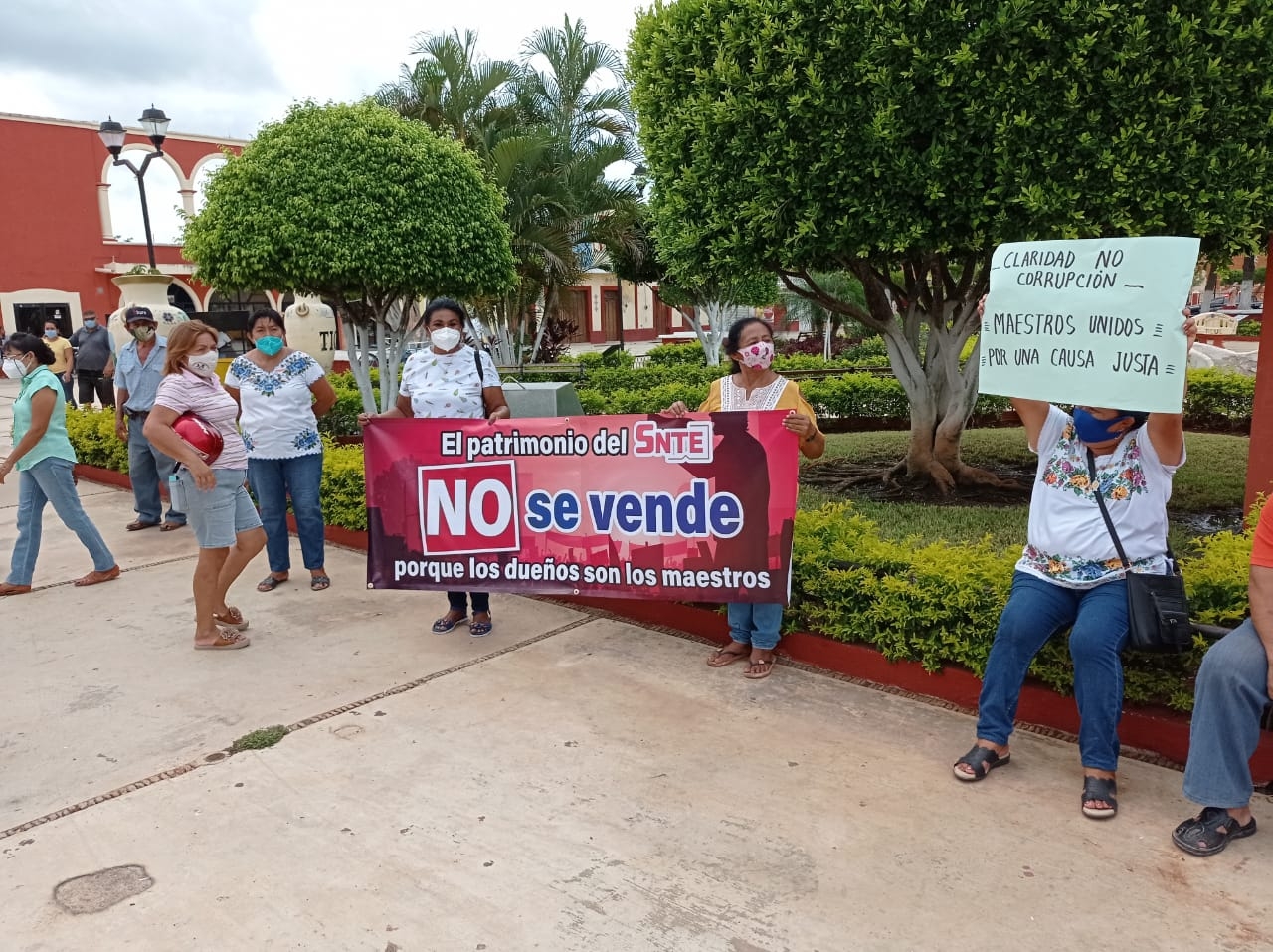 Los docentes buscan proteger los terrenos que son su patrimonio Los docentes buscan proteger los terrenos que son su patrimonio