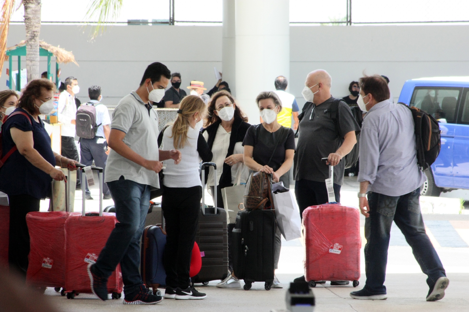 Para hoy, se esperan 212 llegadas entre vuelas nacionales e internacionales al aeropuerto de Cancún Para hoy, se esperan 212 llegadas entre vuelas nacionales e internacionales al aeropuerto de Cancún