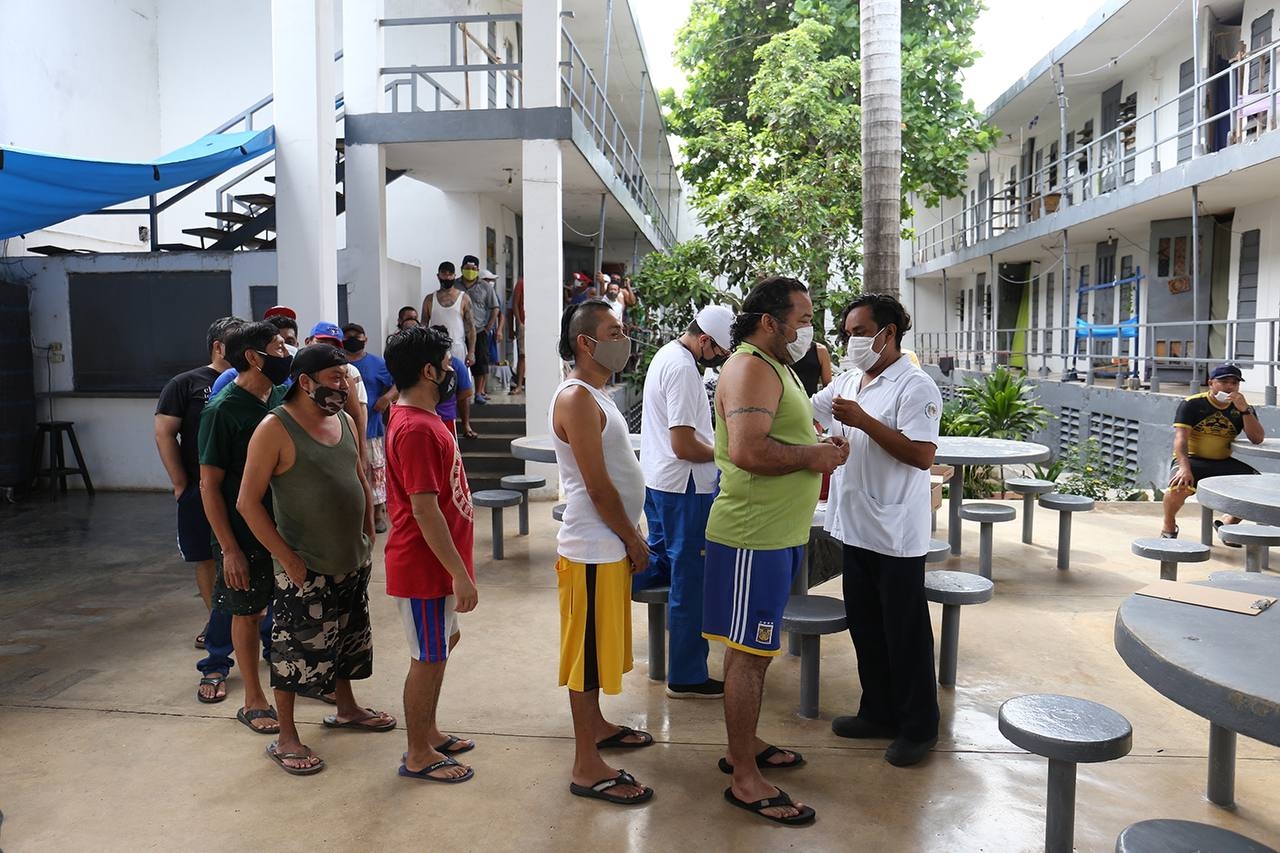 Toda la población penitenciaria en Yucatán está vacunada contra el coronavirus, afirma la SSY Toda la población penitenciaria en Yucatán está vacunada contra el coronavirus, afirma la SSY