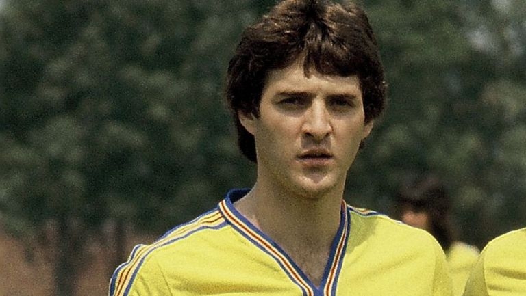 Son 30 años los que han pasado desde que Armando Manzo tomo la decisión de retirarse del fútbol profesional