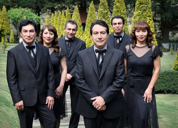 Se llamó a "tener decencia" y nunca poner la canción '17 años'