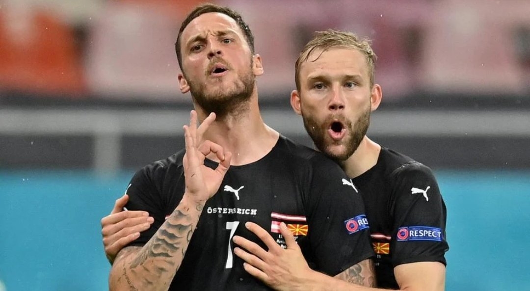 Marko Arnautovic es un futbolista austriaco y es señalado por usar una seña racista Marko Arnautovic es un futbolista austriaco y es señalado por usar una seña racista