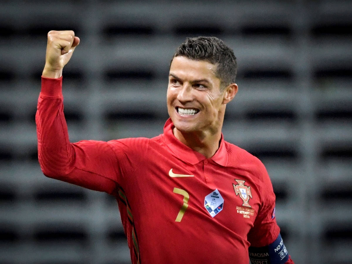 CR7 iguala el récord del 'Rey Persa' Ali Daei y se convierte en el máximo goleador de la historia del futbol CR7 iguala el récord del 'Rey Persa' Ali Daei y se convierte en el máximo goleador de la historia del futbol