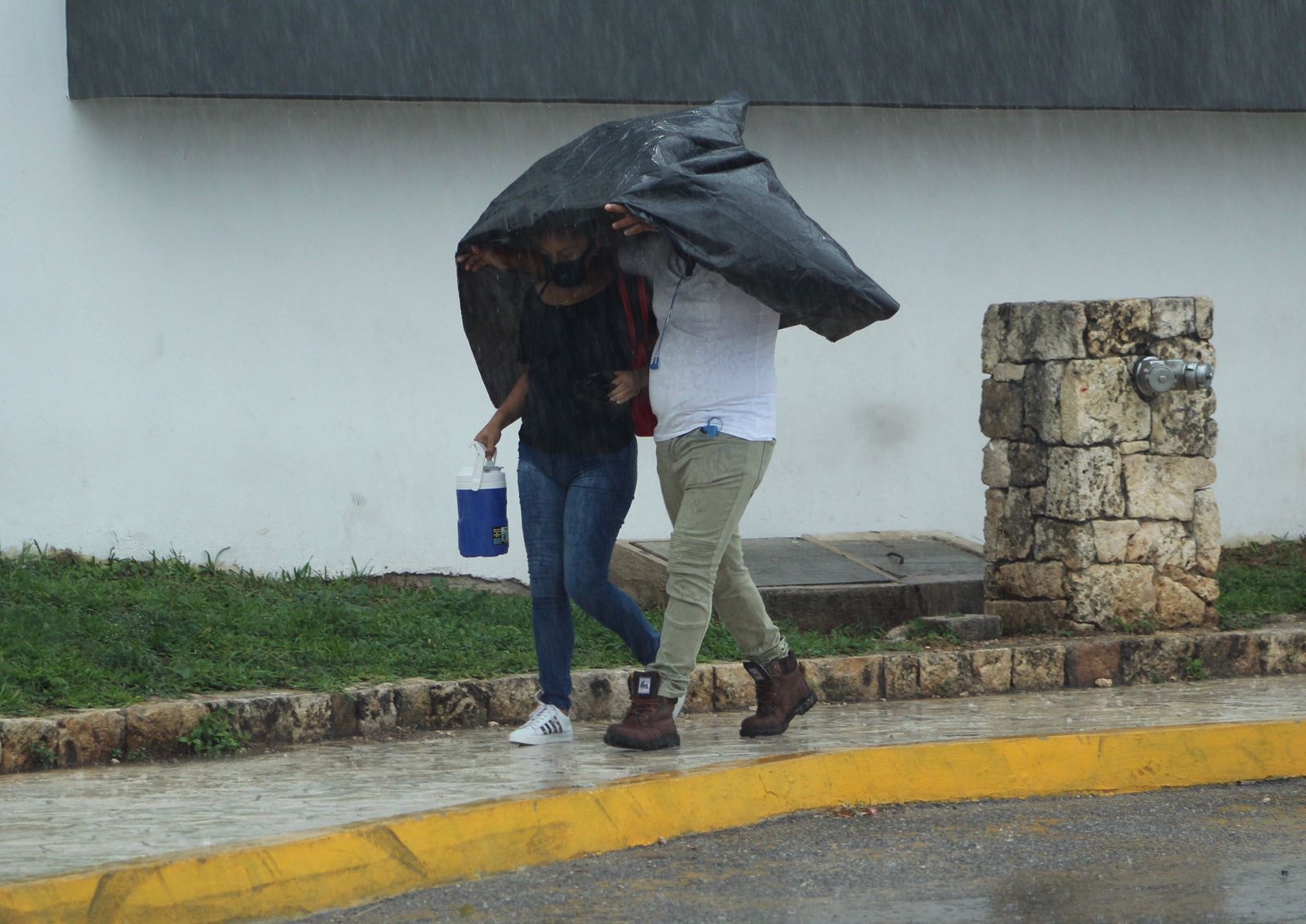 Ciudad del Carmen espera fuertes lluvias debido a una zina de baja presión