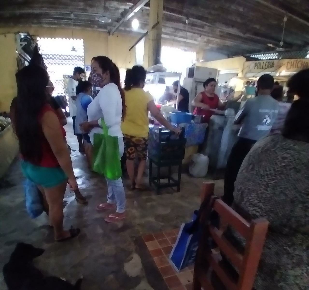 Habitantes señalan las pecinas condiciones del mercado municipal