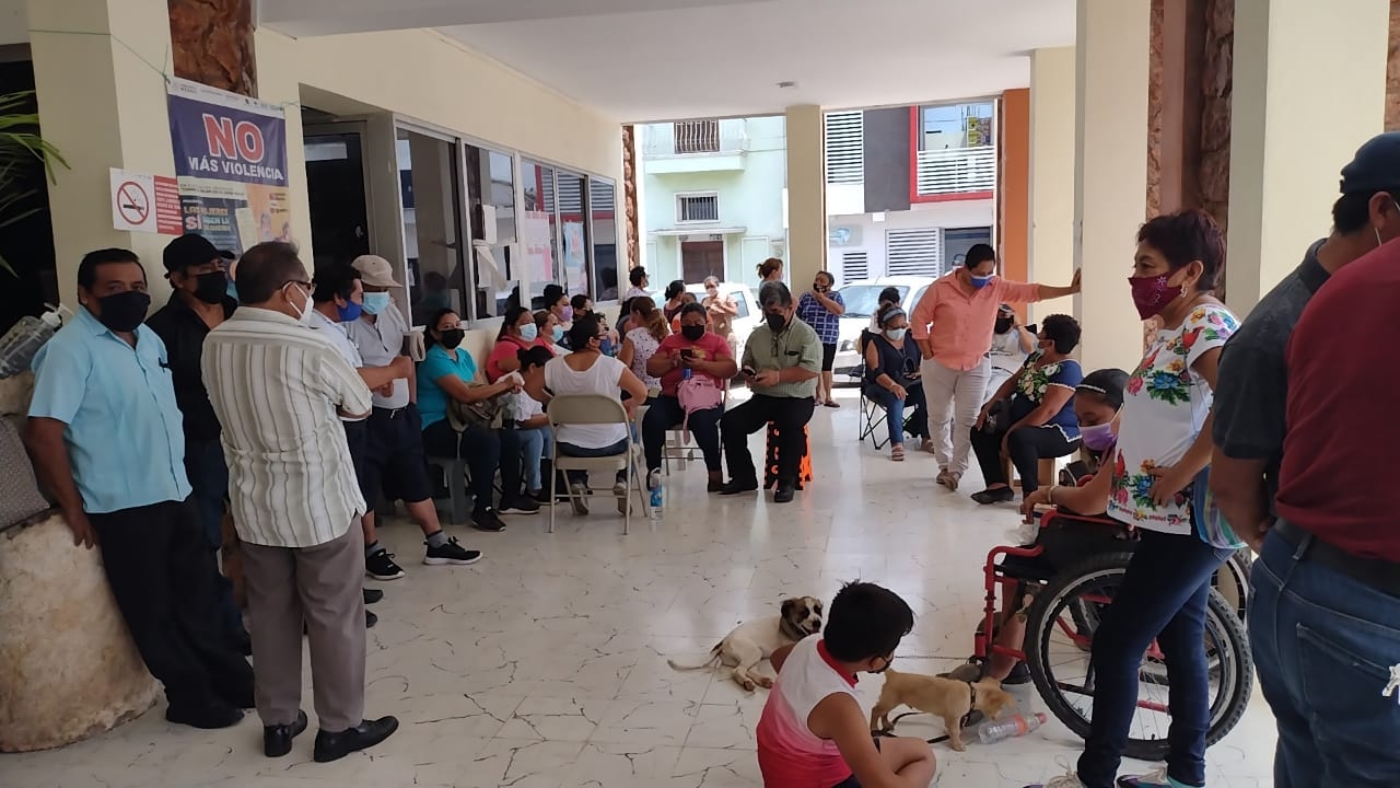 Trabajadores toman instalaciones del Palacio Municipal Trabajadores toman instalaciones del Palacio Municipal