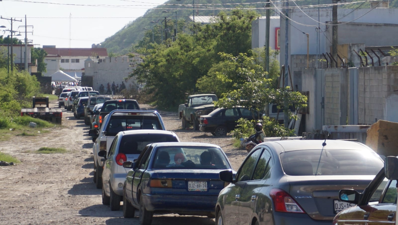 A diferencia de las Jornadas pasadas, en esta se efectuó un filtro en el que, los servidores de la nación preguntaban a los conductores de autos si tenían cita A diferencia de las Jornadas pasadas, en esta se efectuó un filtro en el que, los servidores de la nación preguntaban a los conductores de autos si tenían cita
