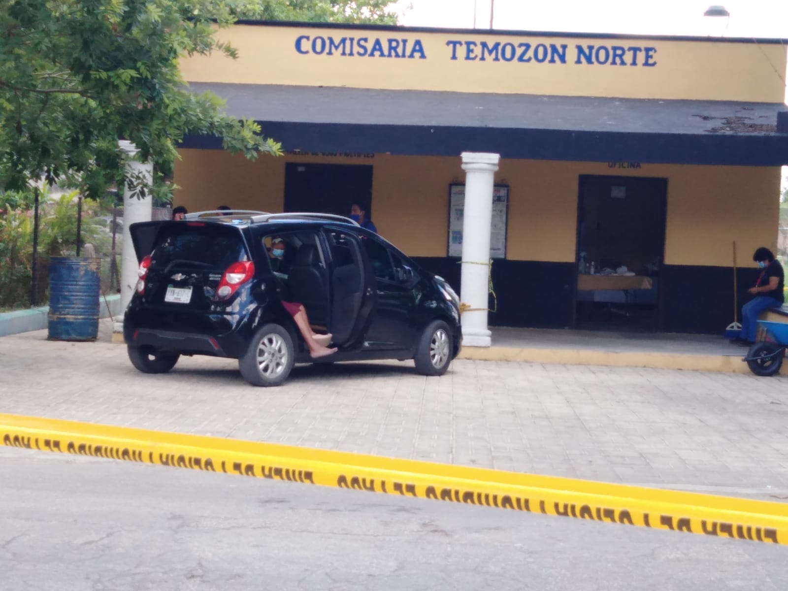 Fallece hombre mayor en el interior de su vehículo