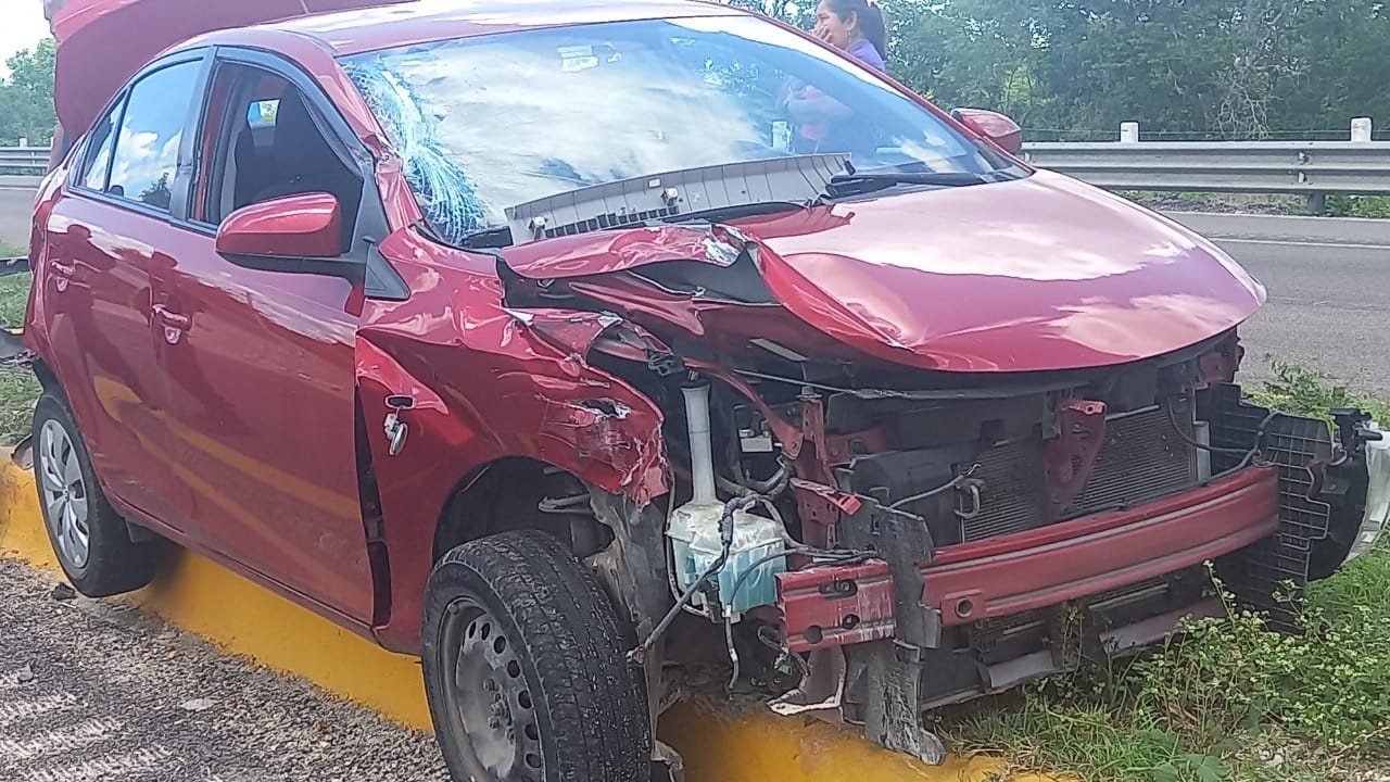 Mujer lesionada tras ser colisionada por un tráiler en carretera Campeche-Mérida Mujer lesionada tras ser colisionada por un tráiler en carretera Campeche-Mérida