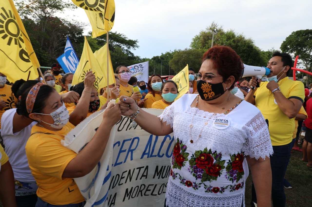 A pesar de los contagios por COVID-19, algunos candidatos hicieron eventos masivos