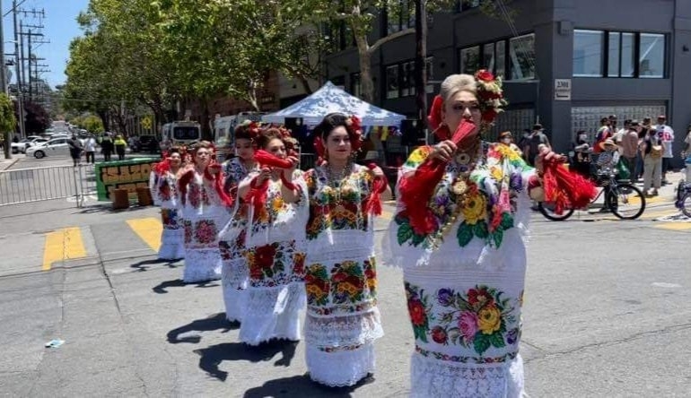 Mestizas de Oxkutzcab en el Carnaval de San Francisco 2021 representan la jarana yucateca Mestizas de Oxkutzcab en el Carnaval de San Francisco 2021 representan la jarana yucateca