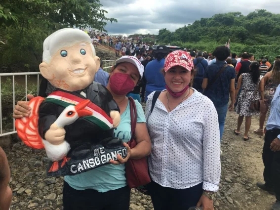 Alcancía con la figura de AMLO, para el Día del Padre
