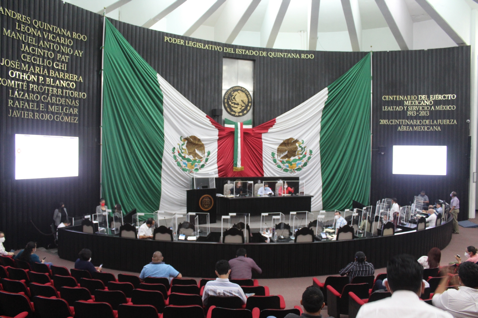 Aún con poca asistencia de diputados locales, las sesiones se llevaron a cabo en el Congreso de Quintana Roo Aún con poca asistencia de diputados locales, las sesiones se llevaron a cabo en el Congreso de Quintana Roo
