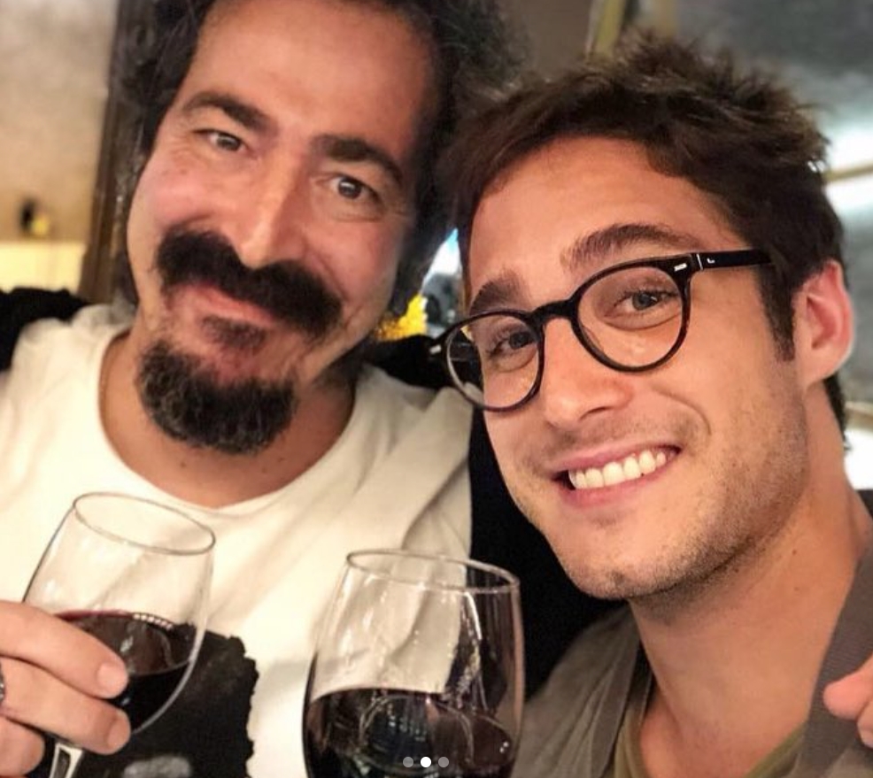 El actor Martín Bello asegura que se le paso la mano a Diego Boneta
