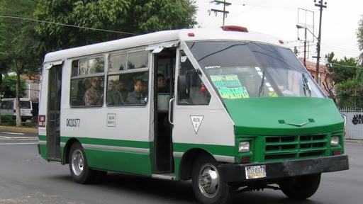 El violador serial corrió más fuerte que los policías y minutos después abordó un camión de transporte