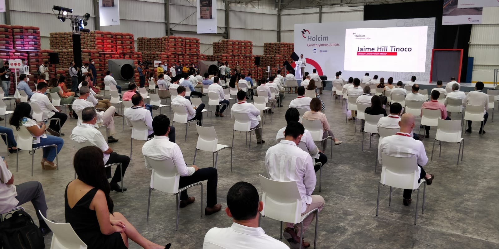 Con la labor de más de 400 personas durante poco más de 15 meses se pudo lograr la edificación de esta planta Con la labor de más de 400 personas durante poco más de 15 meses se pudo lograr la edificación de esta planta