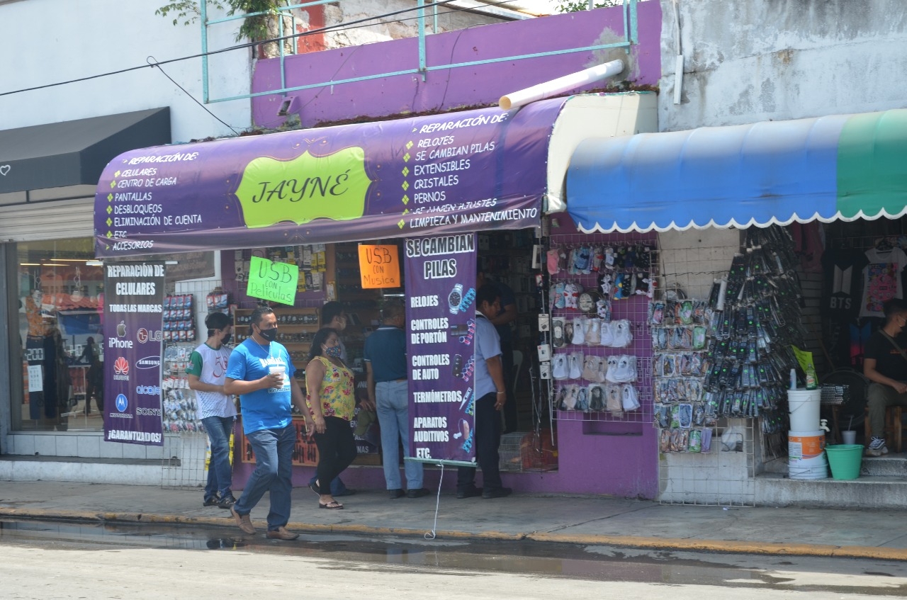 Ante el aumento de contagios COVID se redujo el aforo en comercios