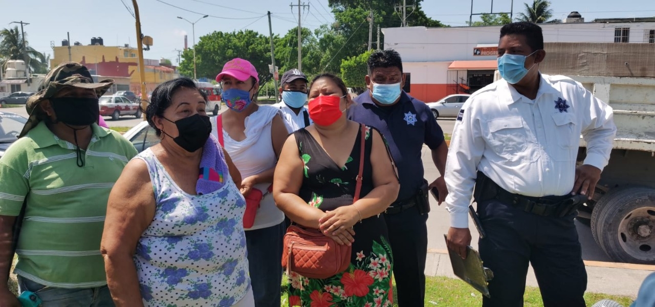 Los vecinos exigen al gobierno municipal que mejore las instalaciones Los vecinos exigen al gobierno municipal que mejore las instalaciones