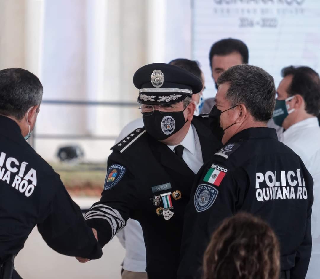 Tras haber dirigido el discurso inicial, Capella fue anunciado como "Licenciado", sin dar indicios ni otra especificación sobre si asumirá el puesto que tenía anteriormente