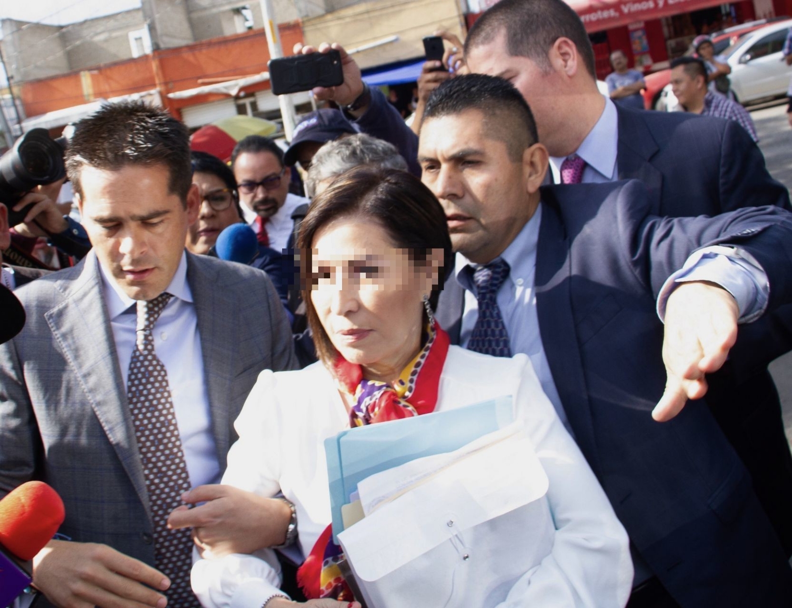 Rosario Robles sale del penal de Santa Martha Acatitla tras cambio de medida cautelar