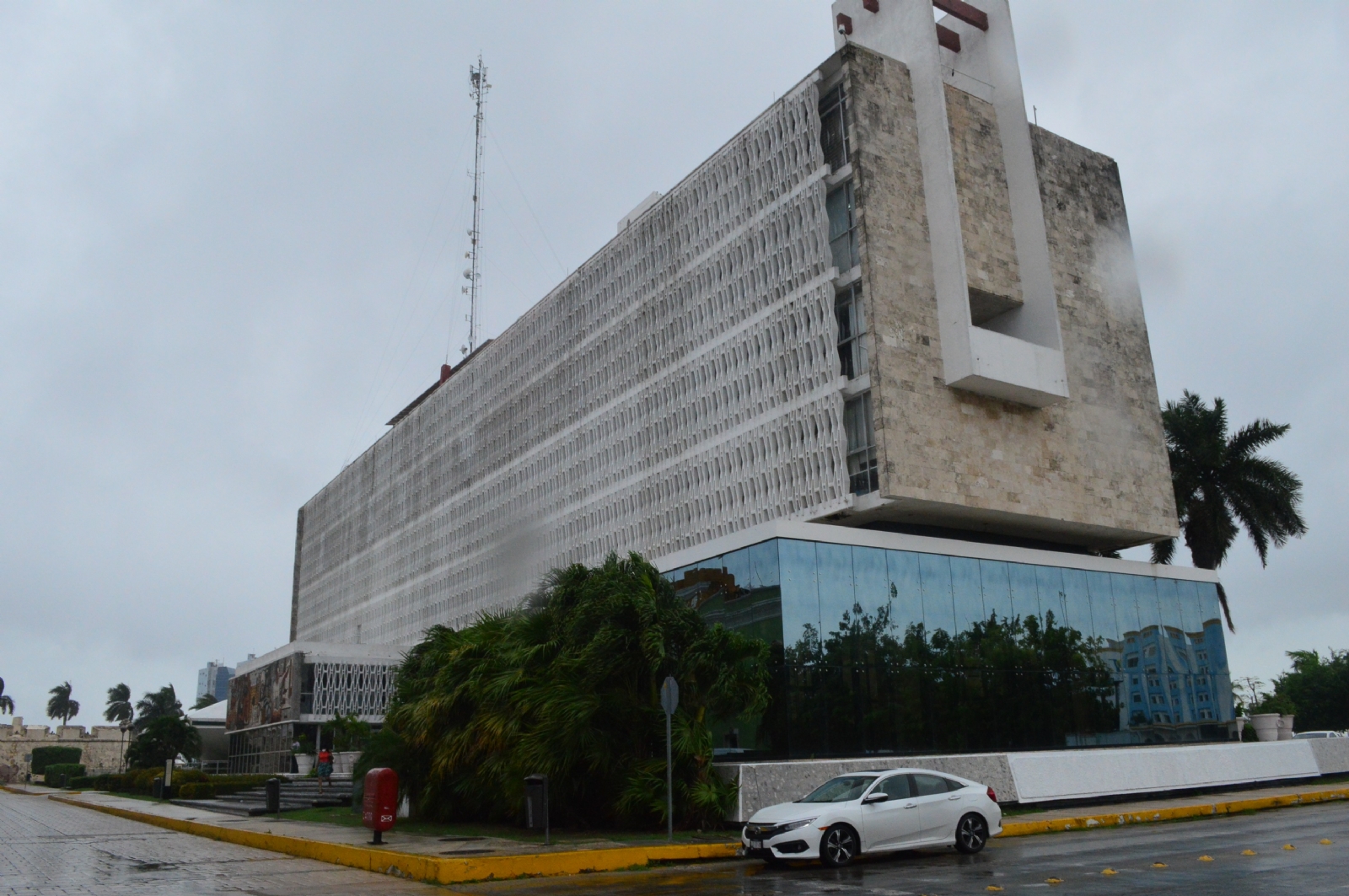 Canaco Servytur) no reportó algún adeudo, pero sí hizo un llamado a los nuevos gobernantes de contratar proveeduría local Canaco Servytur) no reportó algún adeudo, pero sí hizo un llamado a los nuevos gobernantes de contratar proveeduría local