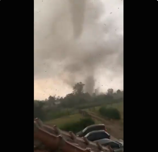 más de 100 hogares quedaron destruidas o dañadas más de 100 hogares quedaron destruidas o dañadas