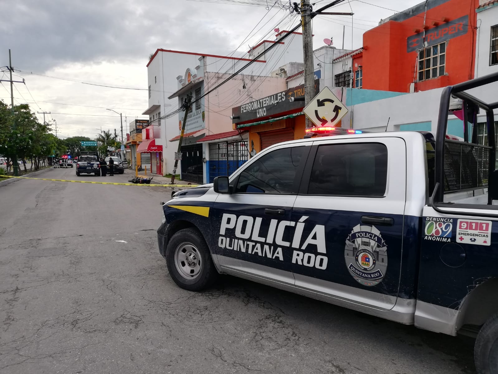 Al parecer los hombres habían llegado a cobrar derecho de piso, aunque está versión no ha sido confirmada por las autoridades