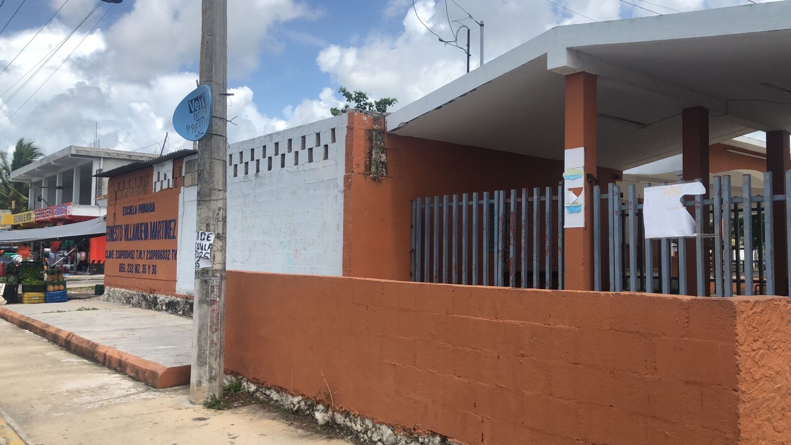 Las escuelas han permanecido cerradas por la pandemia de COVID-19, pero las clases continuaron a distancia en Quintana Roo