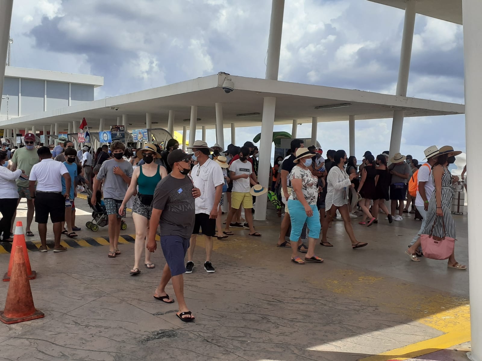 Tan solo la ruta de las 10 horas llegó con 592 pasajeros, mientras que, el cruce de las 11 horas también arribó lleno