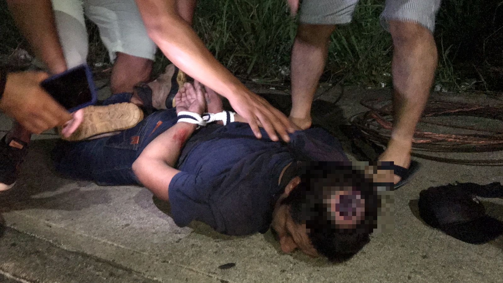 Linchan a ladrón de cables de luz en el fraccionamiento los Almendros de Cancún: VIDEO