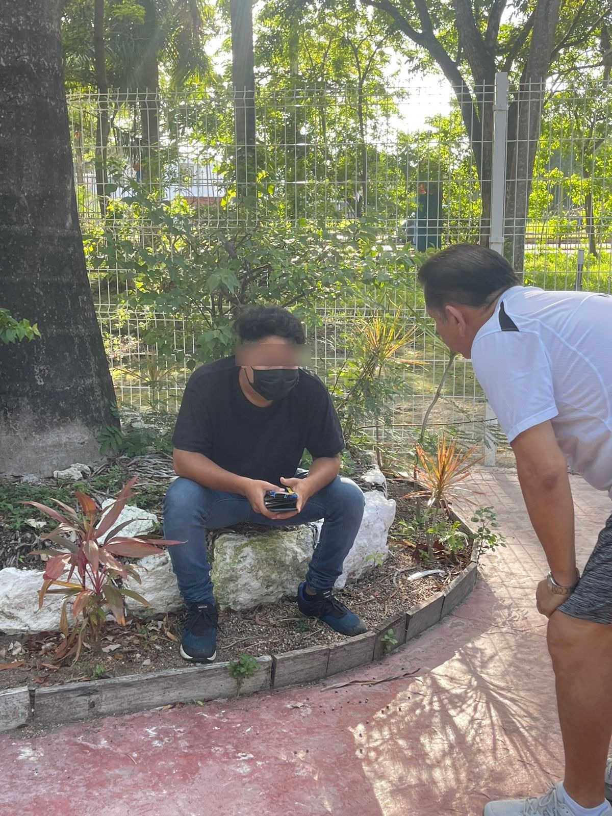 El hombre fue puesto a disposición de agentes de la Policía Municipal de Chetumal, luego de ser localizado dentro del parque