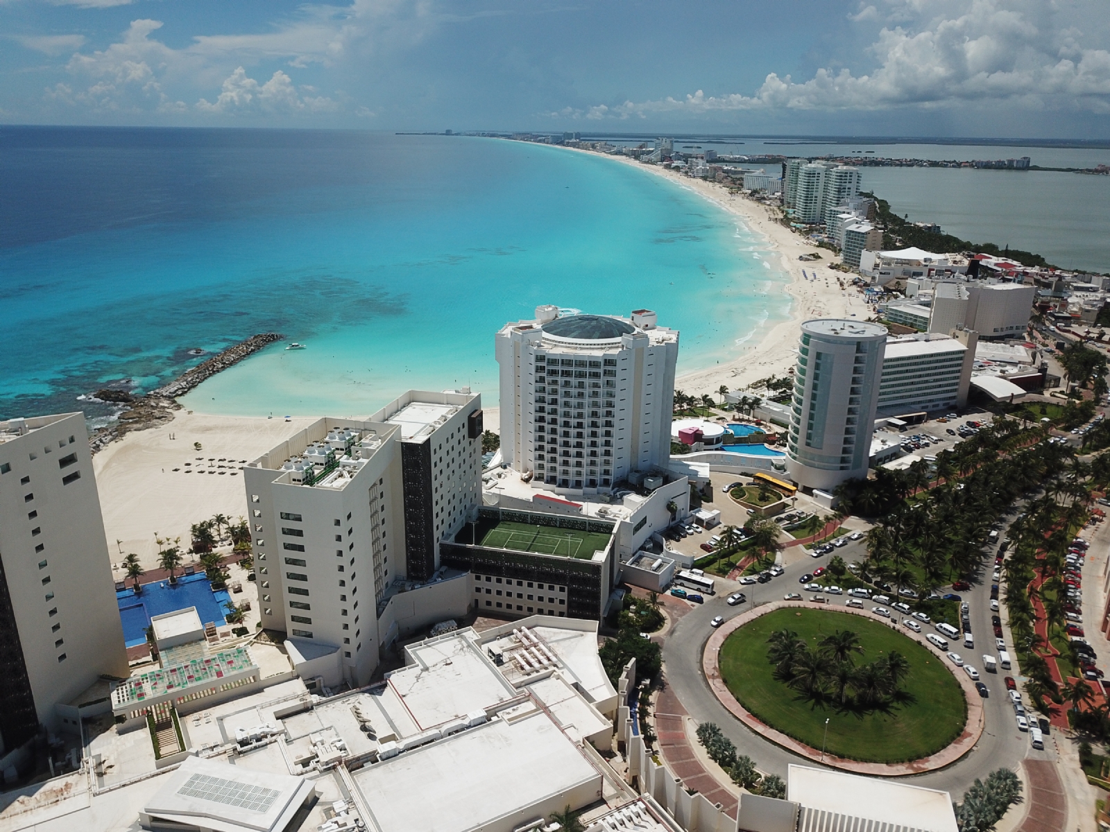 Cancún es una de las ciudades que fue captado por un satélite de la ESA, mientras medían la calidad del agua del Mar Caribe