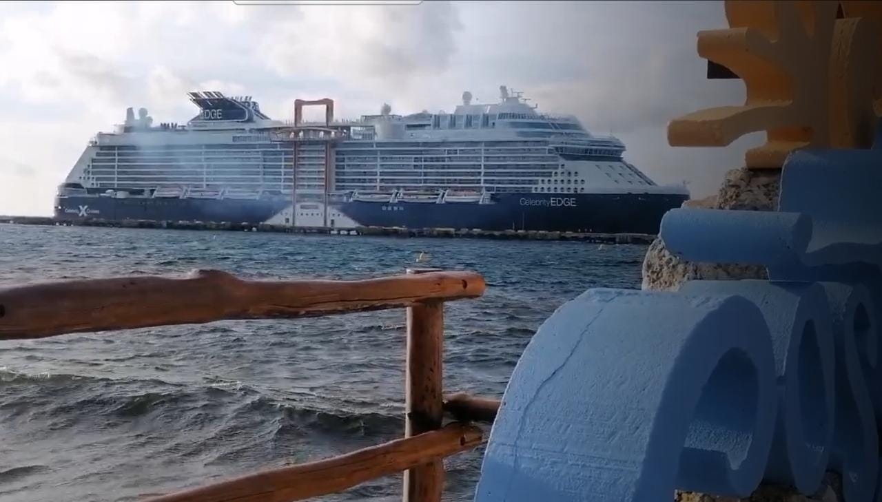 El crucero es el primero en aproximadamente 15 meses en llegar al puerto de Mahahual, en el sur de Quintana Roo El crucero es el primero en aproximadamente 15 meses en llegar al puerto de Mahahual, en el sur de Quintana Roo