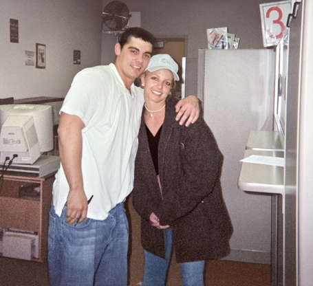 El polémico matrimonio de la artista pop con su amigo de la infancia, termino gracias a su madre Lynn Spears El polémico matrimonio de la artista pop con su amigo de la infancia, termino gracias a su madre Lynn Spears
