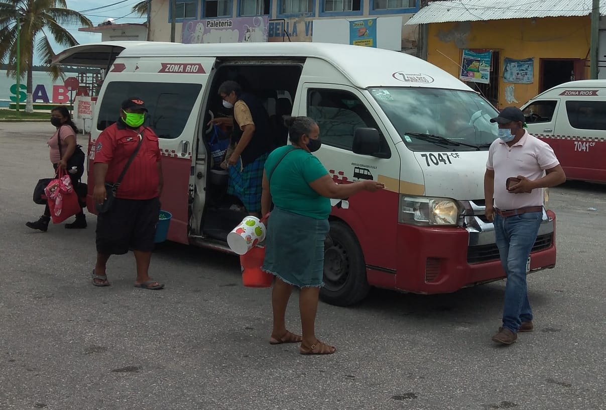 Conductores de combis señalaron que es muy importante no arriesgarse Conductores de combis señalaron que es muy importante no arriesgarse