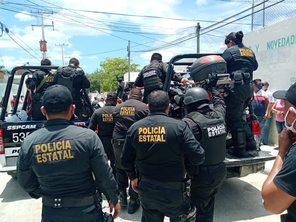 Un grupo de choque de la colonia Morelos junto con gente de la Peña se enfrentaron con piedras y palos Un grupo de choque de la colonia Morelos junto con gente de la Peña se enfrentaron con piedras y palos