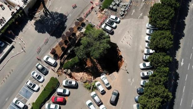 El socavón pudo formarse como consecuencia de las obras de construcción de un túnel