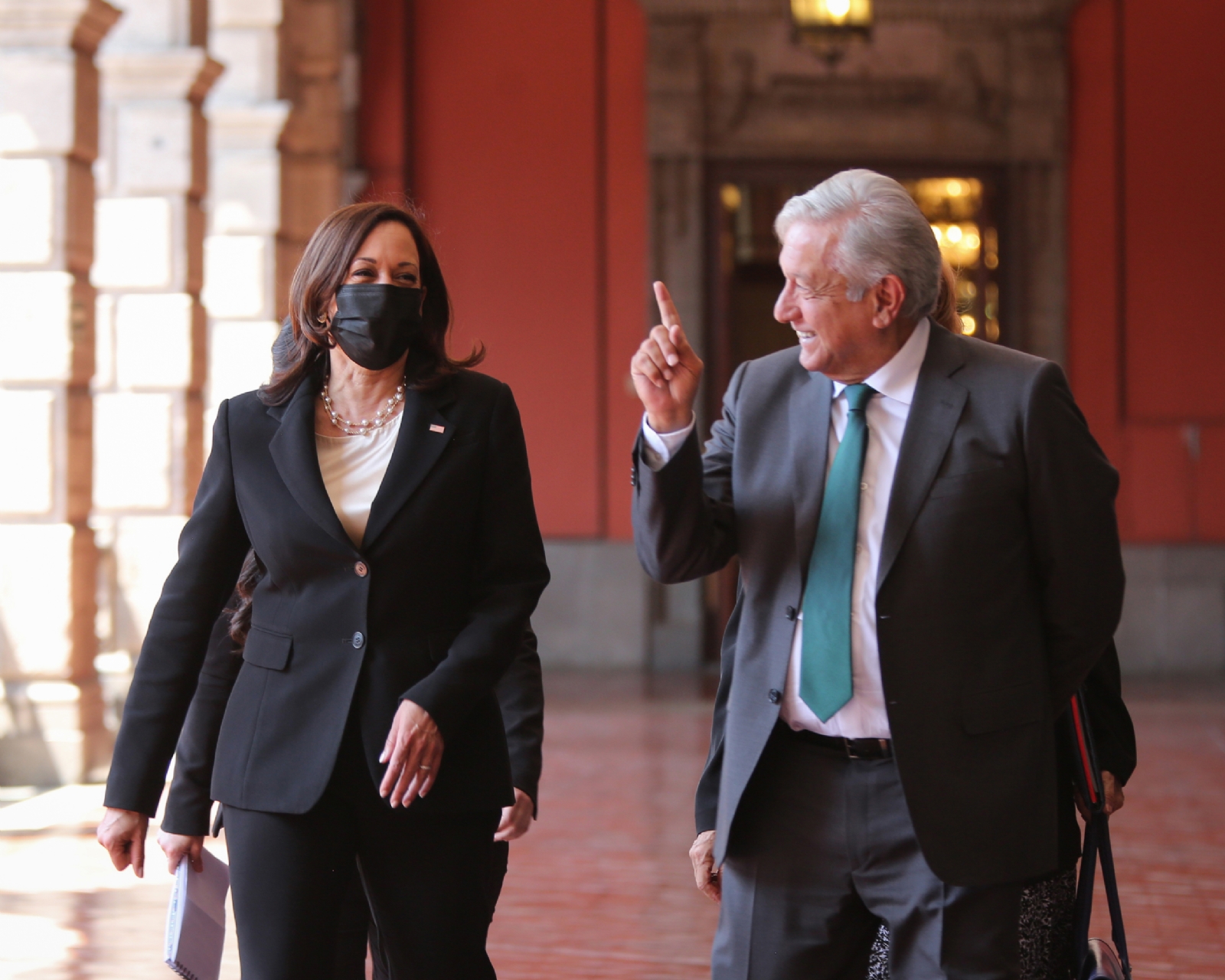 Los temas a tratar estaban enfocadas principalmente a la cuestión de la migración, economía y seguridad para ambos países